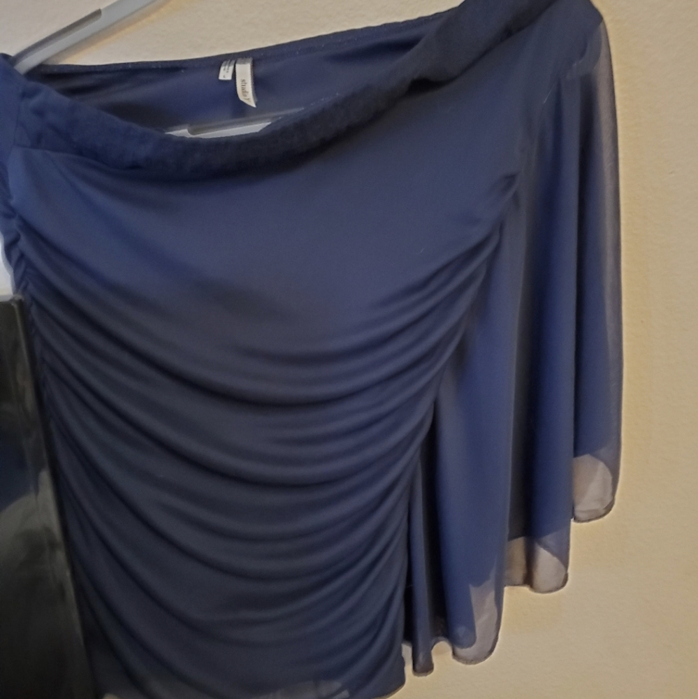 One sleve blouse